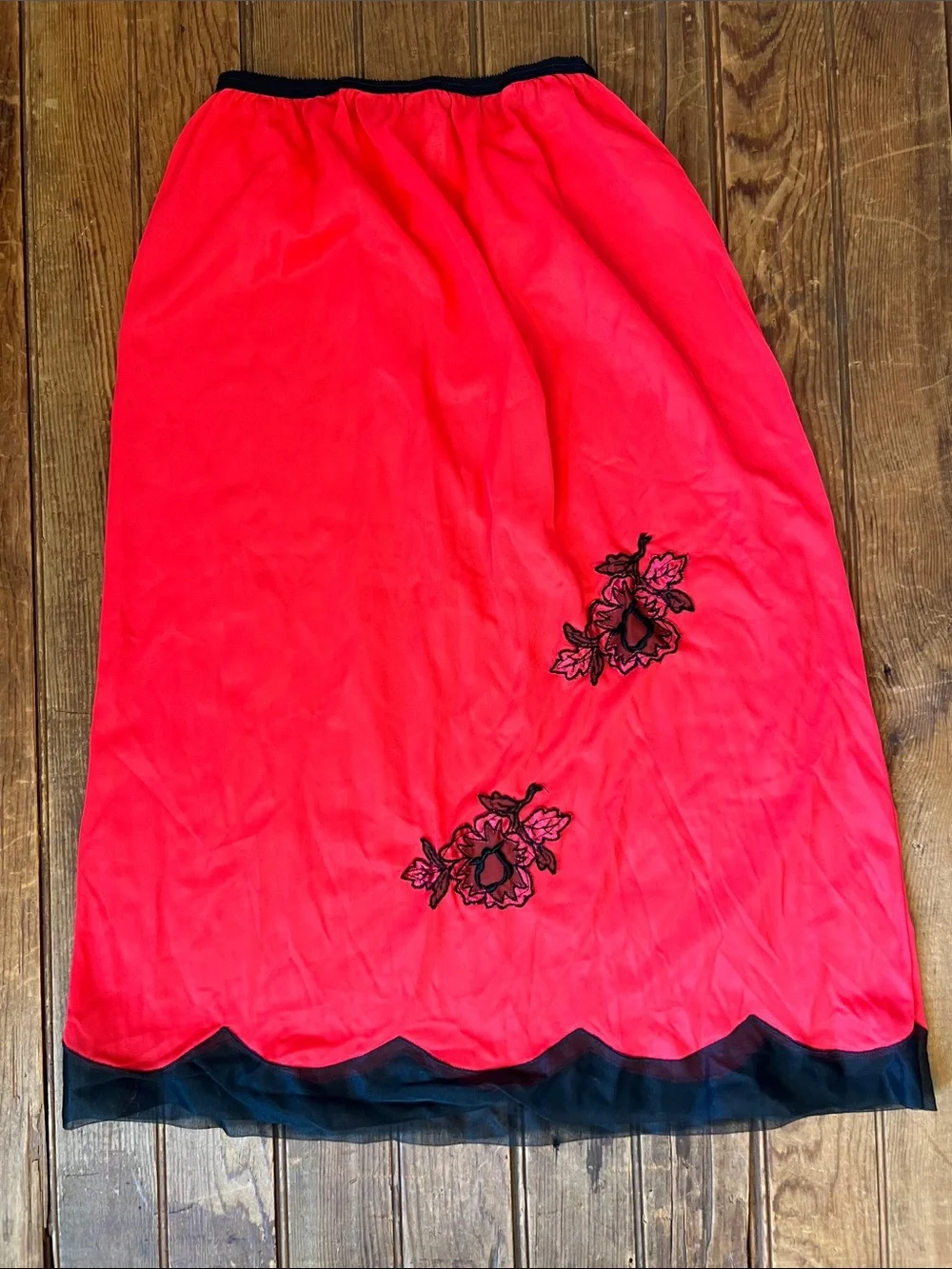Vintage 70s Women's Red nylon Half Slip Skirt by Movie Star size small